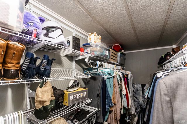 301 Log Cabin Road, Appomattox, VA 24522