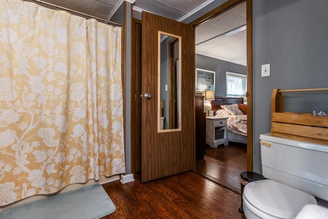 301 Log Cabin Road, Appomattox, VA 24522