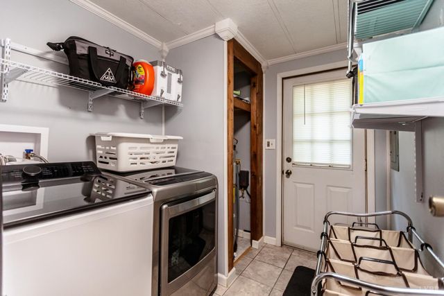 301 Log Cabin Road, Appomattox, VA 24522