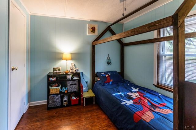 301 Log Cabin Road, Appomattox, VA 24522