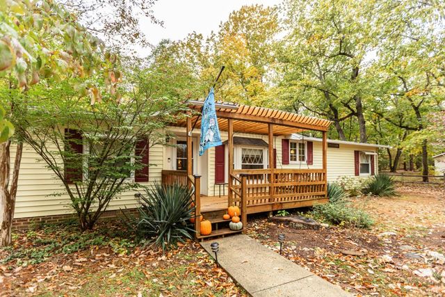 301 Log Cabin Road, Appomattox, VA 24522