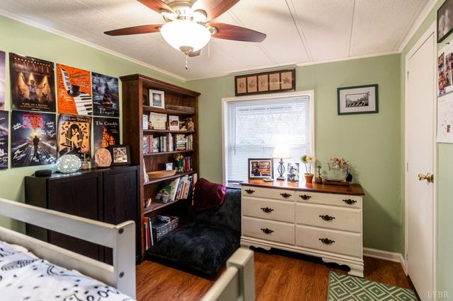 301 Log Cabin Road, Appomattox, VA 24522