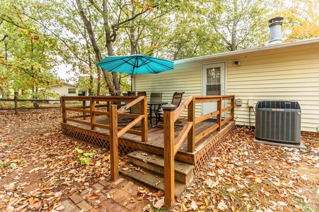 301 Log Cabin Road, Appomattox, VA 24522