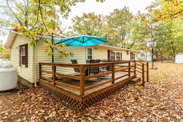 301 Log Cabin Road, Appomattox, VA 24522