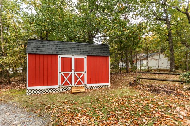 301 Log Cabin Road, Appomattox, VA 24522