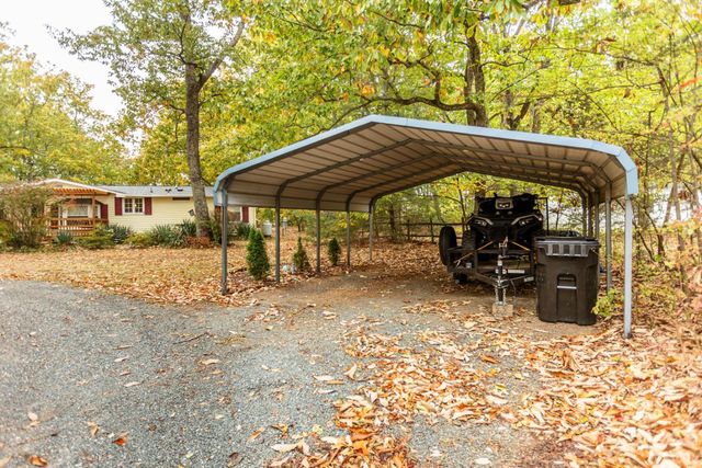 301 Log Cabin Road, Appomattox, VA 24522