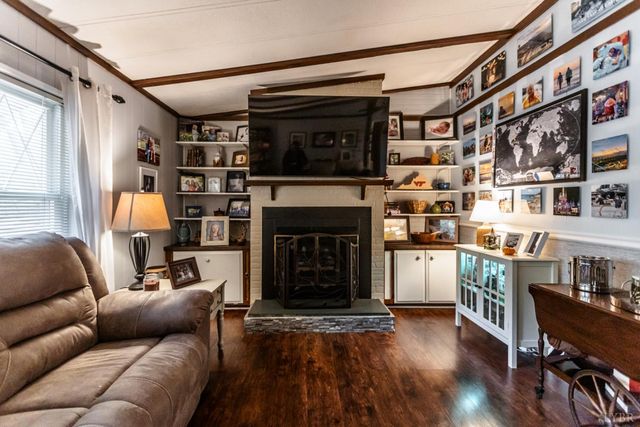 301 Log Cabin Road, Appomattox, VA 24522