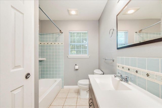 609 Cottonwod ST, Lockhart, TX 78644
