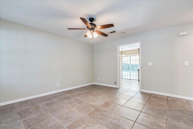 609 Cottonwod ST, Lockhart, TX 78644
