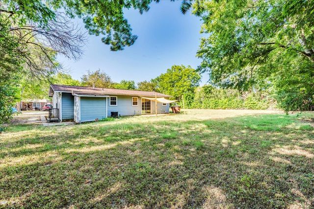 609 Cottonwod ST, Lockhart, TX 78644