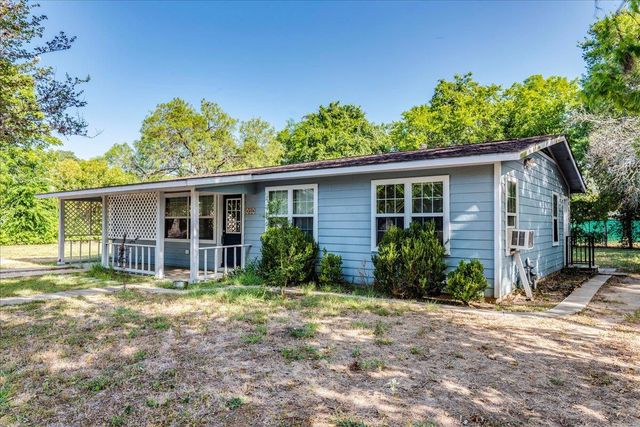 609 Cottonwod ST, Lockhart, TX 78644