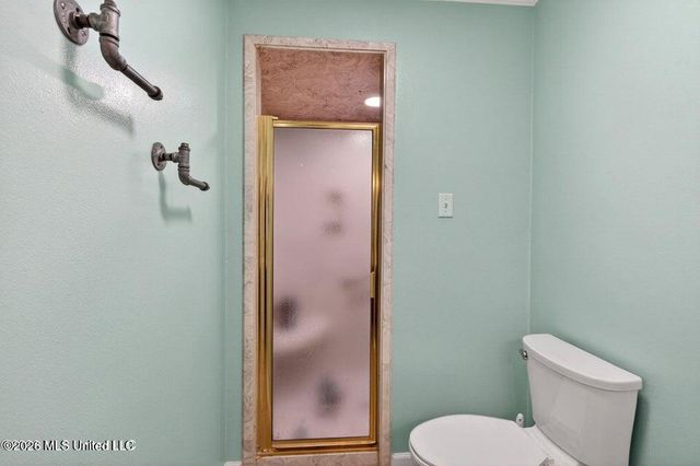 1919 Stuart Avenue, Ocean Springs, MS 39564