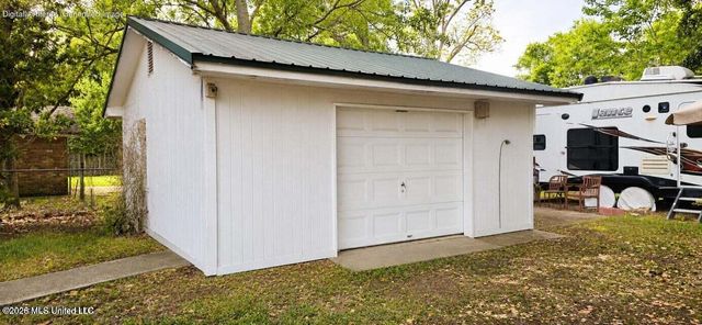 1919 Stuart Avenue, Ocean Springs, MS 39564