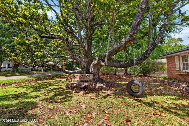1919 Stuart Avenue, Ocean Springs, MS 39564