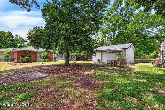 1919 Stuart Avenue, Ocean Springs, MS 39564