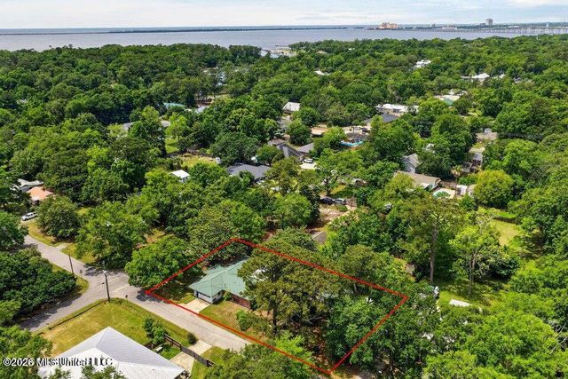 1919 Stuart Avenue, Ocean Springs, MS 39564