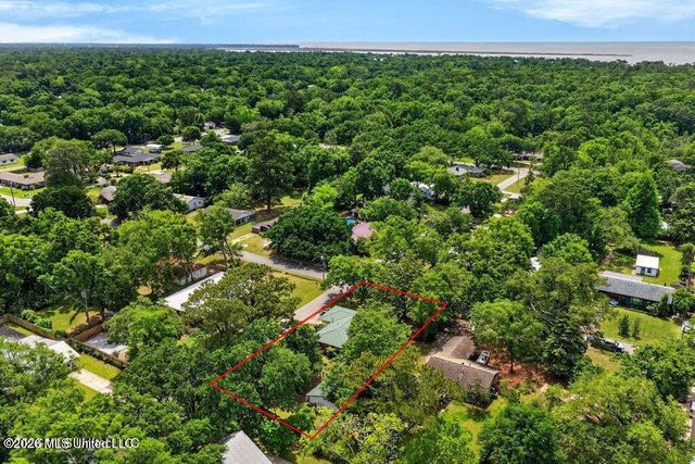1919 Stuart Avenue, Ocean Springs, MS 39564