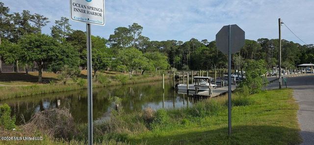1919 Stuart Avenue, Ocean Springs, MS 39564