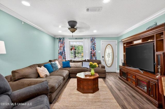 1919 Stuart Avenue, Ocean Springs, MS 39564