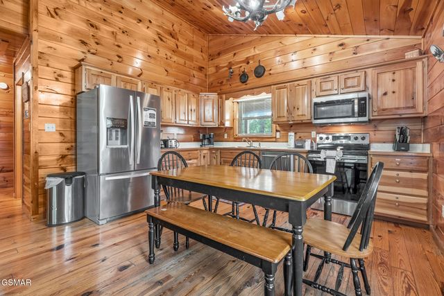 440 Oak Sky Way, Sevierville, TN 37876
