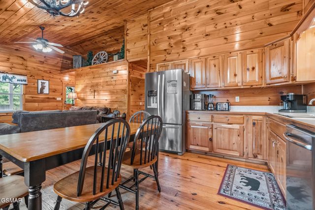440 Oak Sky Way, Sevierville, TN 37876