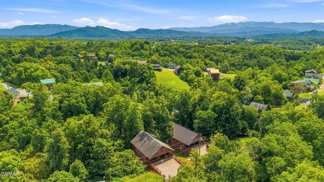 440 Oak Sky Way, Sevierville, TN 37876