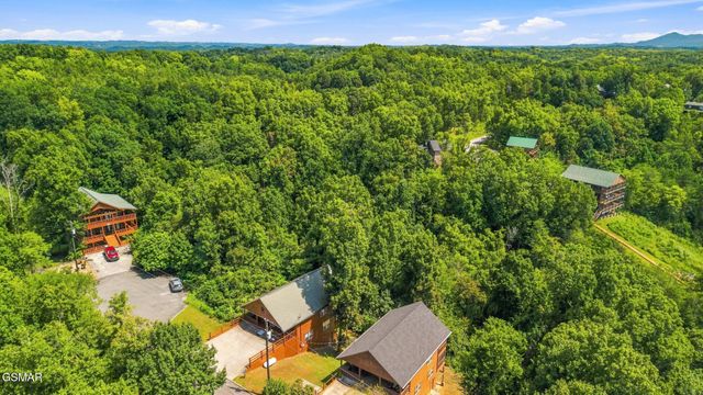 440 Oak Sky Way, Sevierville, TN 37876