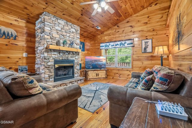 440 Oak Sky Way, Sevierville, TN 37876