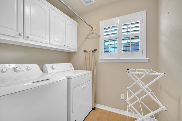 1115 Cresthaven Drive 13, Cedar Hill, TX 75104