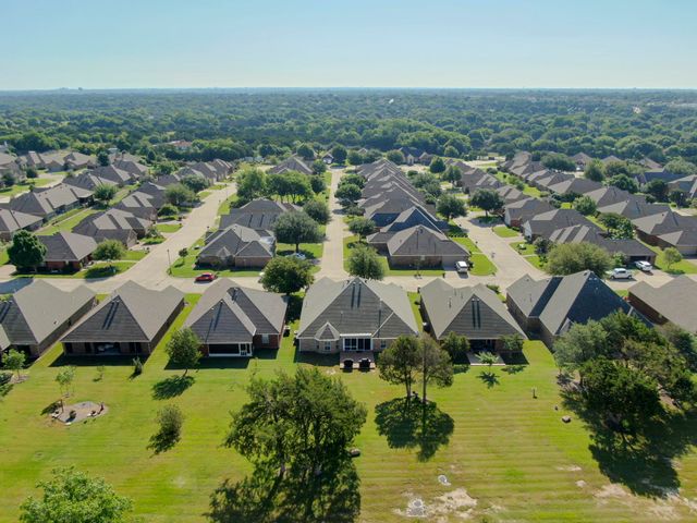 1115 Cresthaven Drive 13, Cedar Hill, TX 75104