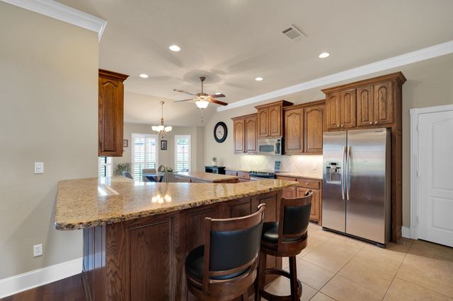 1115 Cresthaven Drive 13, Cedar Hill, TX 75104