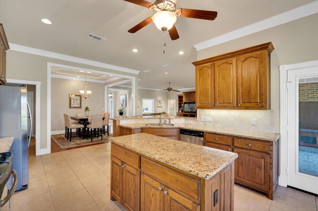 1115 Cresthaven Drive 13, Cedar Hill, TX 75104