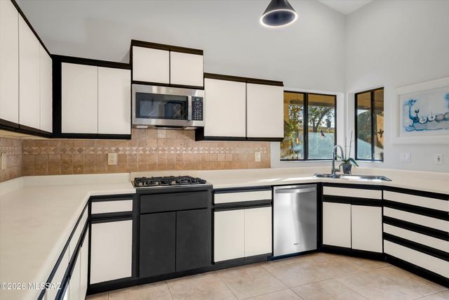 38148 S Silverwood Drive, Tucson, AZ 85739