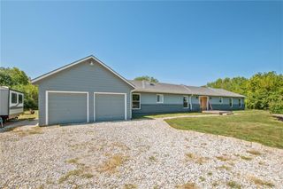 7509 E State Route YY Road, Peculiar, MO 64078