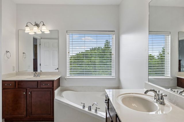 1102 Park Run Dr, Franklin, TN 37067