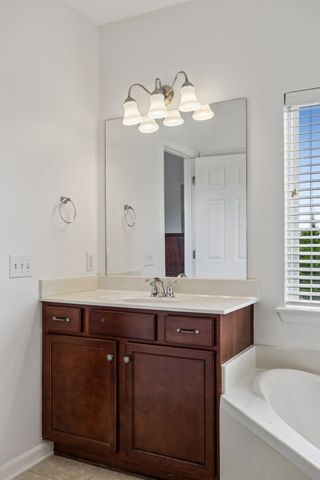 1102 Park Run Dr, Franklin, TN 37067