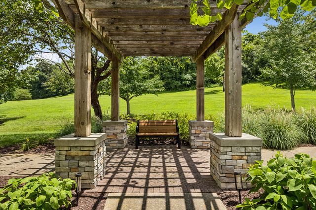 1102 Park Run Dr, Franklin, TN 37067