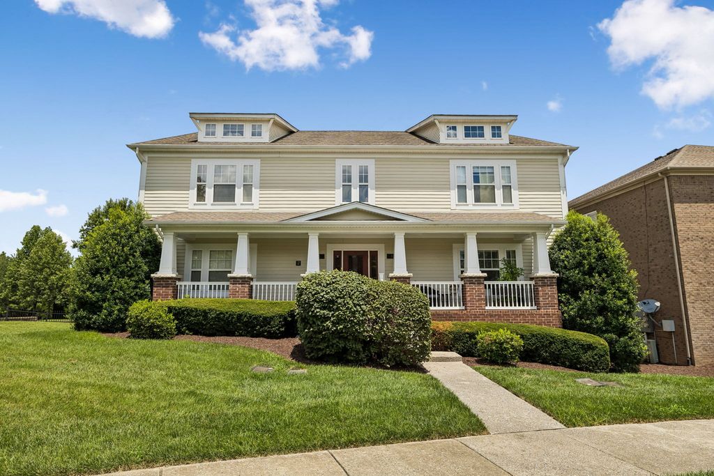 1102 Park Run Dr, Franklin, TN 37067