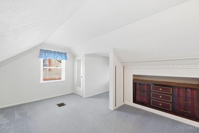 8532 Darnell Avenue, Sycamore Twp, OH 45236