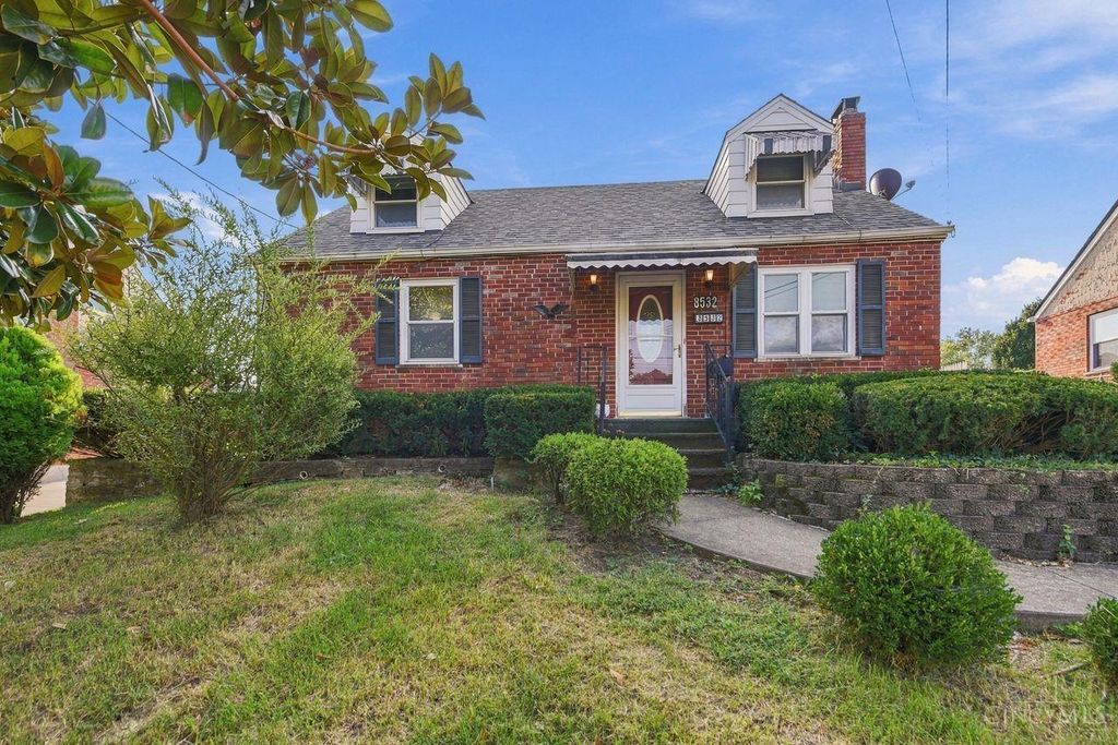 8532 Darnell Avenue, Sycamore Twp, OH 45236