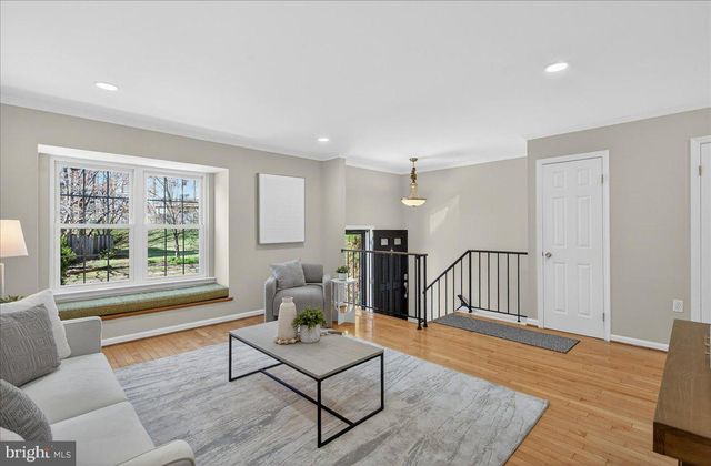 6163 FOREST CREEK LN, Springfield, VA 22152