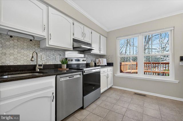 6163 FOREST CREEK LN, Springfield, VA 22152