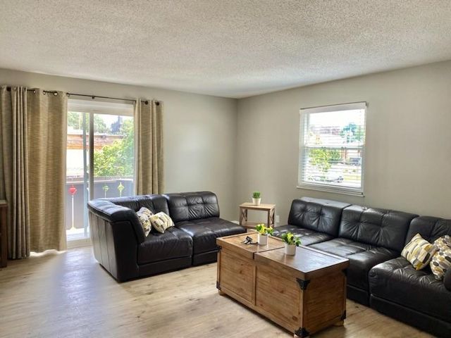 6202 Robinson Street 3, Overland Park, KS 66202