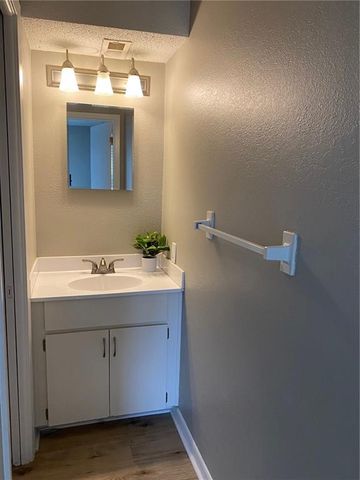 6202 Robinson Street 3, Overland Park, KS 66202