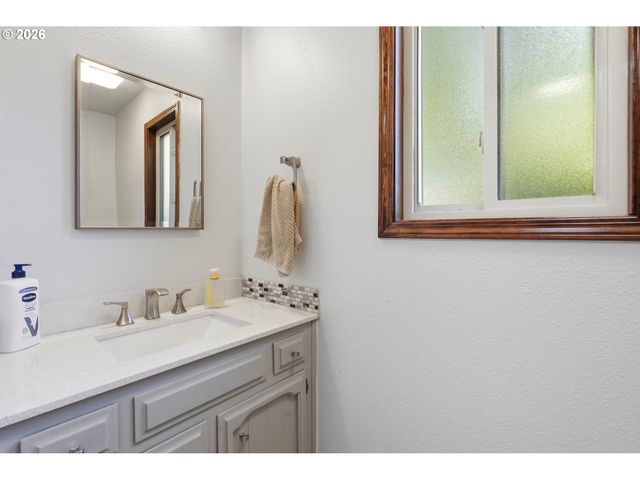32200 Sw BOONES BEND Rd, Wilsonville, OR 97070