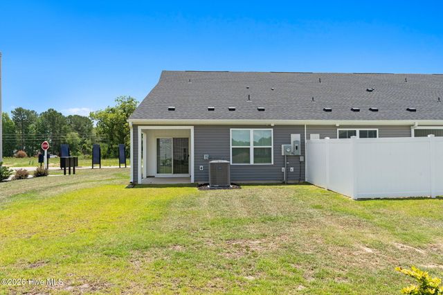 2042 Parow Lane NW, Calabash, NC 28467