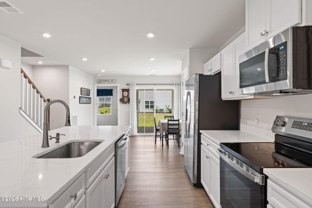 2042 Parow Lane NW, Calabash, NC 28467