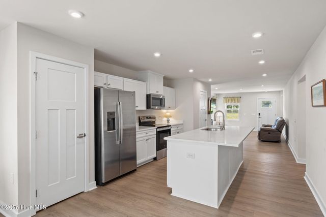 2042 Parow Lane NW, Calabash, NC 28467