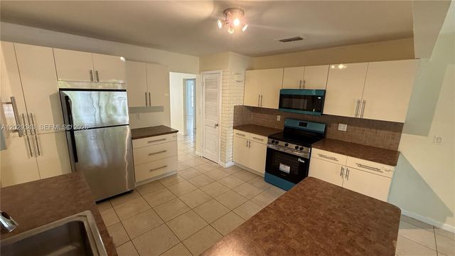 3199 Coral Hills Drive 3, Coral Springs, FL 33065