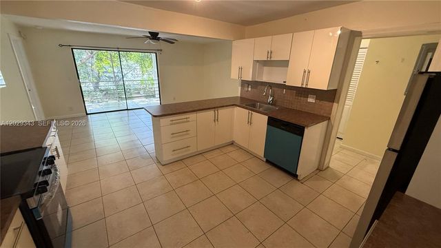 3199 Coral Hills Drive 3, Coral Springs, FL 33065
